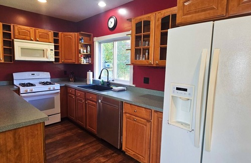 Greenville Junction House | Moosehead Lake Lodge* Direct ATV and Beach access