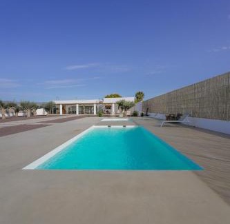 El Toyo Apartment | Moott Homes Suites Villa Costacabana