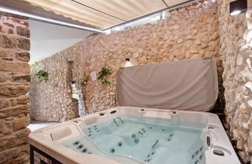 Nossa Senhora das Misericordias House | Moradia dos Castelos Amarelo