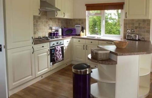 Puxton Cottage | MORGAN LODGE, family friendly, luxury holiday cottage in Hewish