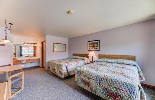 Sheridan Hotel | Moriah Motel