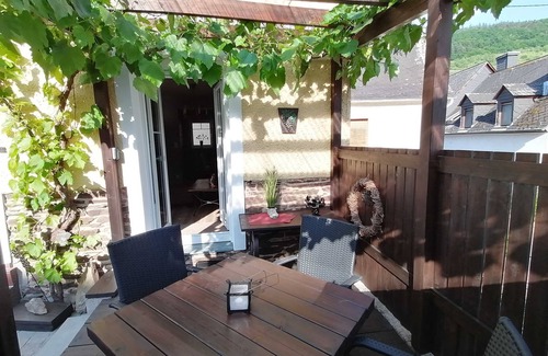 Zell House | Moselfrische - Fh with 2 bedrooms, shower/toilet, guest toilet, terrace, max. 4 P