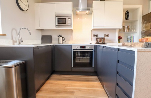 Fence Cottage | Moss Side Retreat