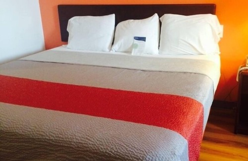 Saint Clair Hotel | Motel 6 Frackville, PA