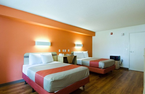 Frederick Hotel | Motel 6 Frederick, MD - Fort Detrick