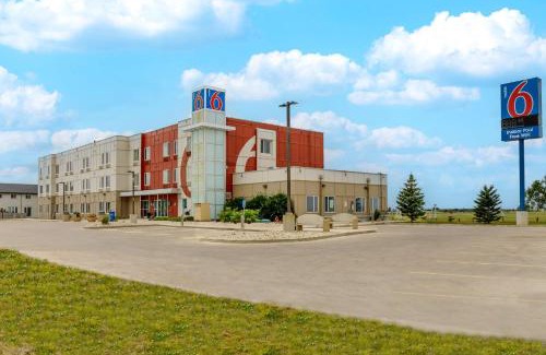 Headingley Hotel | Motel 6-Headingley, MB - Winnipeg West
