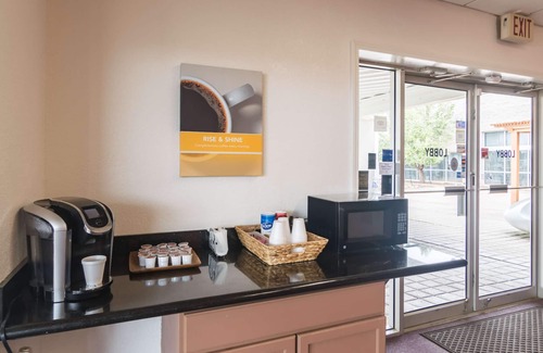 Ira Hotel | Motel 6 Snyder, TX