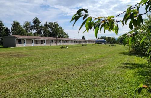 Baie Sainte-Catherine Hotel | Motel la Maison de Travers