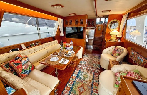 Mockarta Boat Rental | Motor Yacht Luise boat&breakfast - marina on the beach of San Vito lo Capo