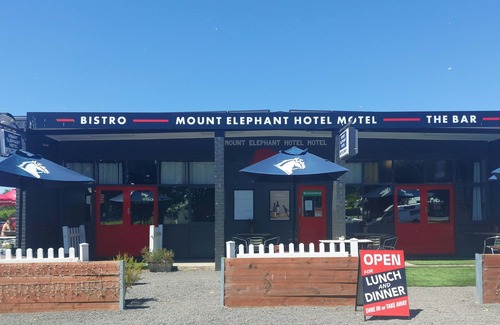Derrinallum Hotel | Mount Elephant Hotel Motel