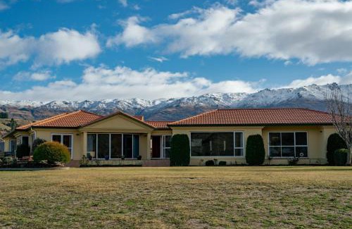 Lowburn House | Mount Pisa Lake View