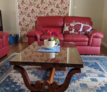 Golden Valley House | Mountain Blue Guest House