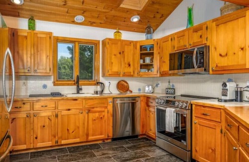 Jewett House | Mountain Blue Vista: Luxury Retreat near Ski Resorts with Hot Tub, Firepit, Pond