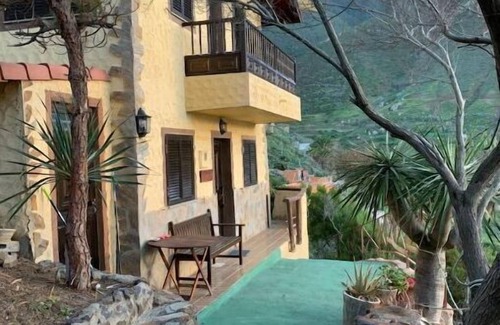 Santa Cruz de Tenerife Cabin | Mountain cabin, incredible views, walk to beaches