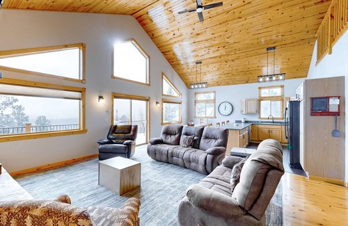 Lead Cabin | Mountain cabin with game room, hot tub, deck, fireplace, grill, & AC