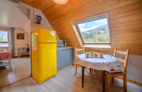 Freland Apartment | Mountain Gîte – Vosges Alsaciennes with Mountain View, Shared Terrace and Wi-Fi