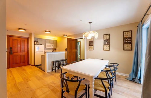Snowshoe Apartment | Mountain Haven 3BR| Ski-In/Ski-Out | Sleeps 14