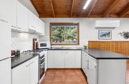 Halls Gap House | Mountain Hideaway by Halls Gap Accommodation