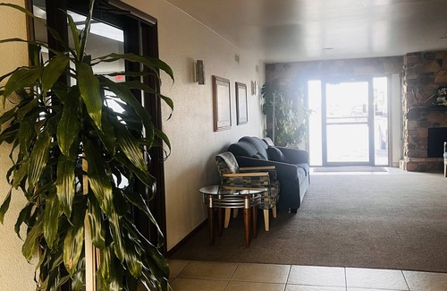 Iron Mountain Hotel | Mountain Inn