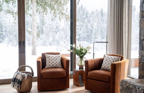 Revelstoke Ski Chalet | Mountain Lake Luxury Ski Chalet