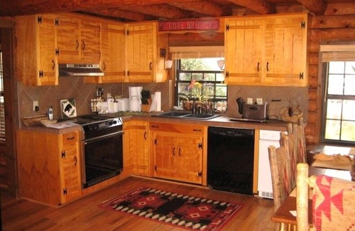Terrell House | Mountain Style Log Home Main Channel/Patio/Fire Pit/Lake Equipment Rental/Dock
