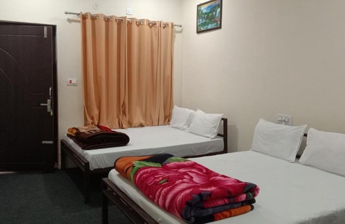 Shivpuri Hotel | Mountain view cottage