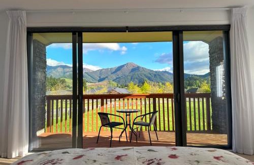 Hanmer Springs House | Mountain View Haven - Hanmer Springs Holiday Home