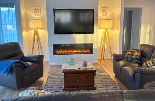 Hanmer Springs House | Mountain View Haven - Hanmer Springs Holiday Home