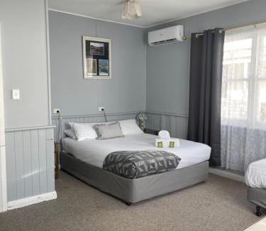 Queenstown Hotel | Mountain View Motel