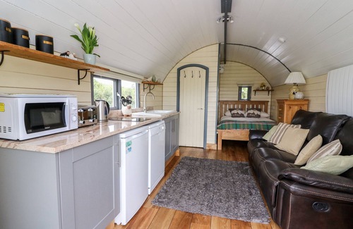 Rhayader Cottage | MOUNTAIN VIEW, pet friendly, country holiday cottage in Rhayader