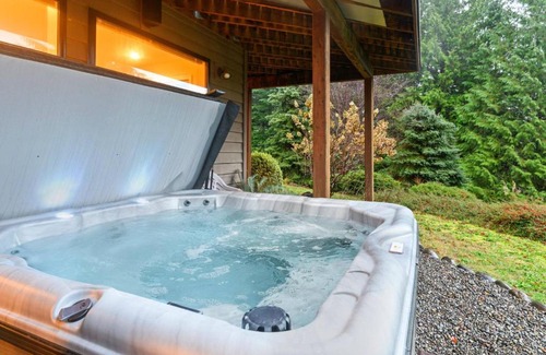 Rhododendron House | Mountain View Retreat