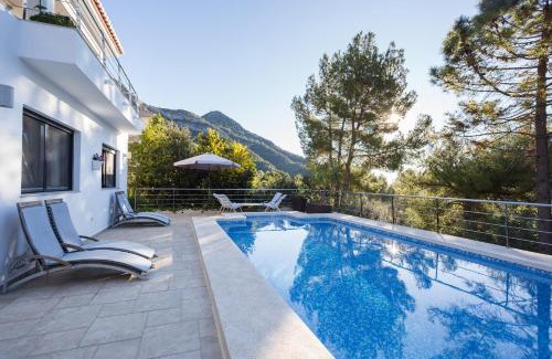 La Drova House | Mountain View Villa