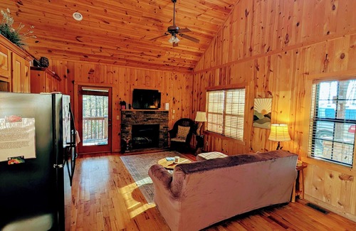 Cleveland Cabin | Mountain Views! 3 Acre privacy, Fiber Optic Internet and more!