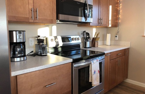 Valdez House | Mountain views from brand new property in quiet neighborhood!