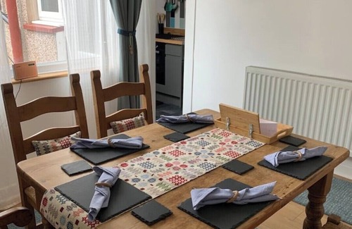 Brecon House | Mountain views in the heart of Brecon Town