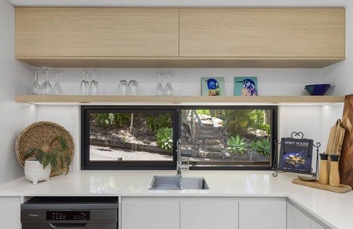 Maroochy River House | Mountain Vista Retreat