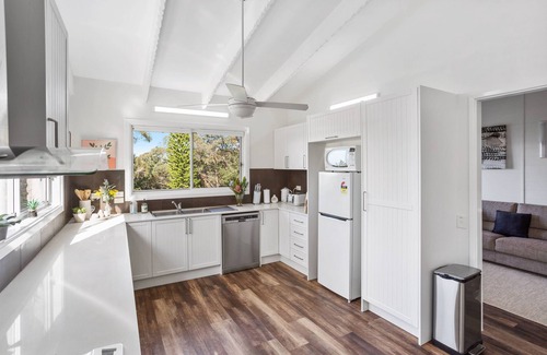 Mount Riverview House | Mountains Retreat For A Couple King Bed/Ensuite