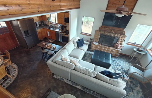 Medicine Park Cabin | Mountainside cabin in Medicine Park-stunning views-borders Ft. Sill-Sleeps 16+
