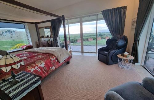 Blenheim House | Mountainview Villa Suite in an 6-bedroom Villa