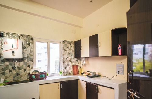 Kukatpally Housing Board Colony Apartment | Movie Night Retreat, Self Check-In, Couples & Solo Paradise, Near Nexus Mall