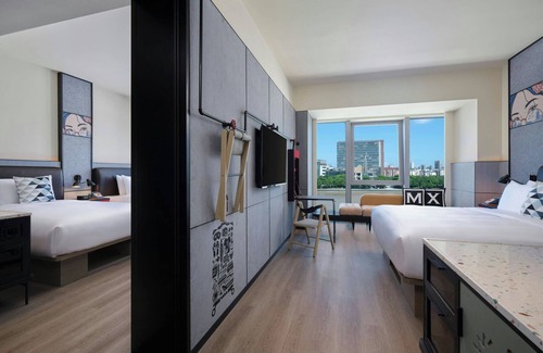 Jiangbei District Hotel | Moxy Ningbo Old Bund