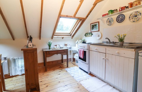 Ardfinnan Apartment | MRS DELANEY'S LOFT, pet friendly in Ardfinnan, County Tipperary