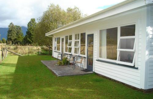 Fox Glacier Hotel | Mt Cook View Motel - Fox Glacier