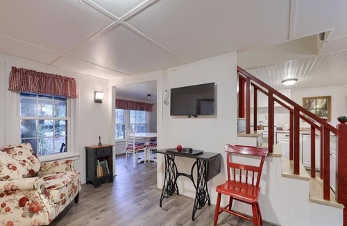 Mount Gretna Heights Cottage | Mt. Gretna Gem w/ Huge Porch!