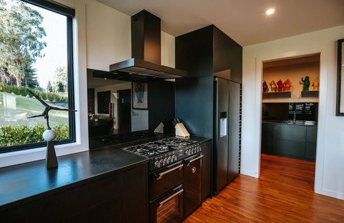 Wanaka House | Mt Roy Terrace - Art House