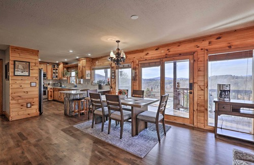 Piney Creek Cabin | Mtn Views & Fire Pit: Rustic Piney Creek Cabin