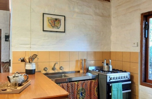 Muckleford South Cottage | Muckleford Forest Cottage - Bush retreat, wood fire, pizza oven and stunning dam