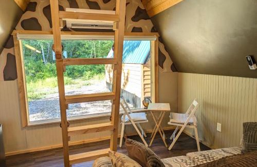 Brew Bay Ski Chalet | Mushroom theme cabin on 33 Acre Farm