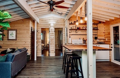 Bracebridge House | Muskoka Creekside Escape