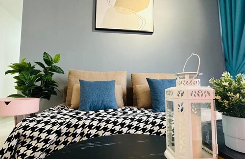 Taman Pertama Apartment | MVD15#Family Suite 8pax 3 Rooms Sunway Velocity Mall Cheras IKEA Mytown Short Walk to MRT & LRT Maluri